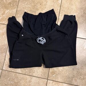 Black FIGS Maternity Jogger Scrubs Size Large